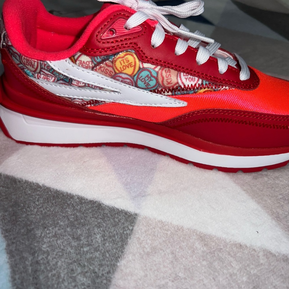 FILA RENNO VALENTINES DAY SHOES size 5 1/2 - Picture 7 of 9